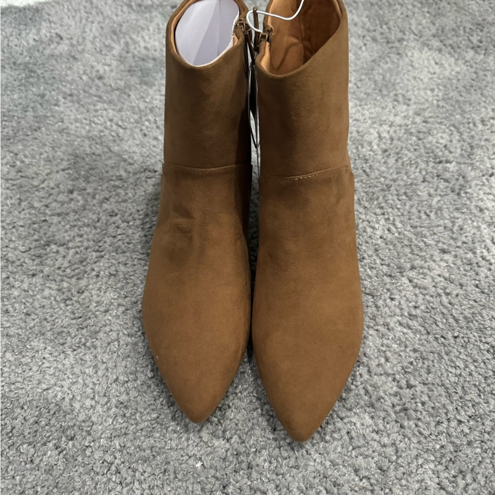 Boots - Picture 3 of 5